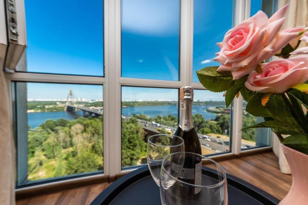 Apartments With Crazy Panoramic View Of The Dniepr Kiev Exteriör bild