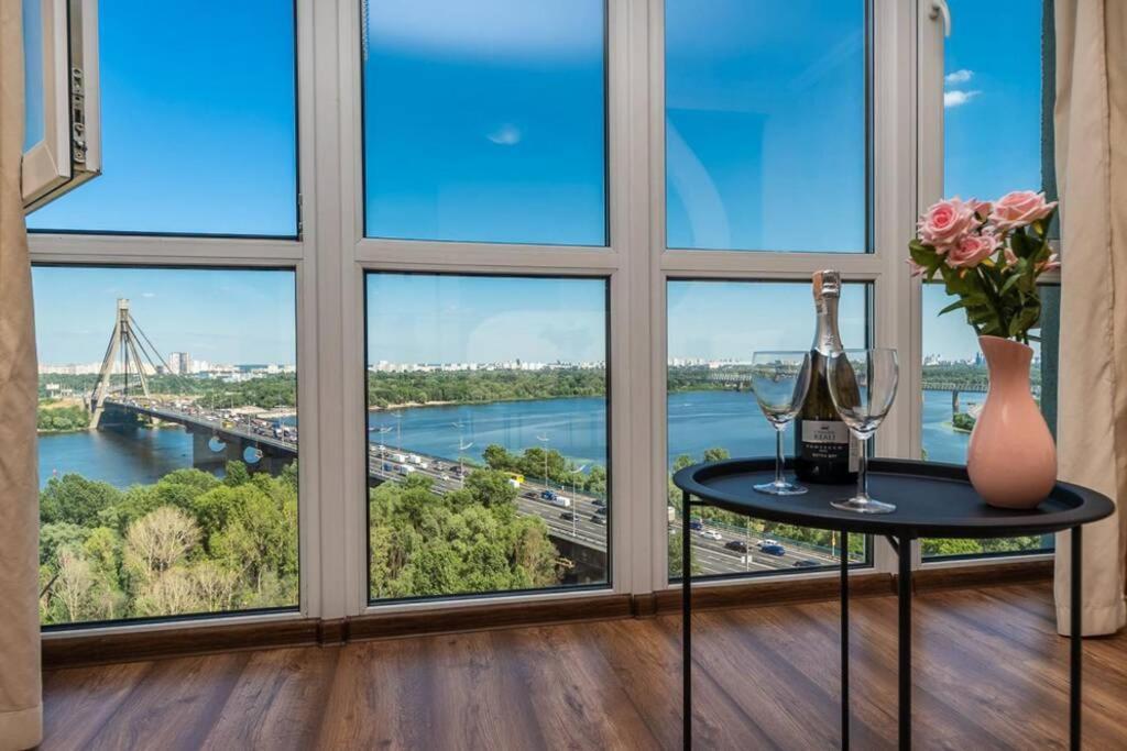 Apartments With Crazy Panoramic View Of The Dniepr Kiev Exteriör bild