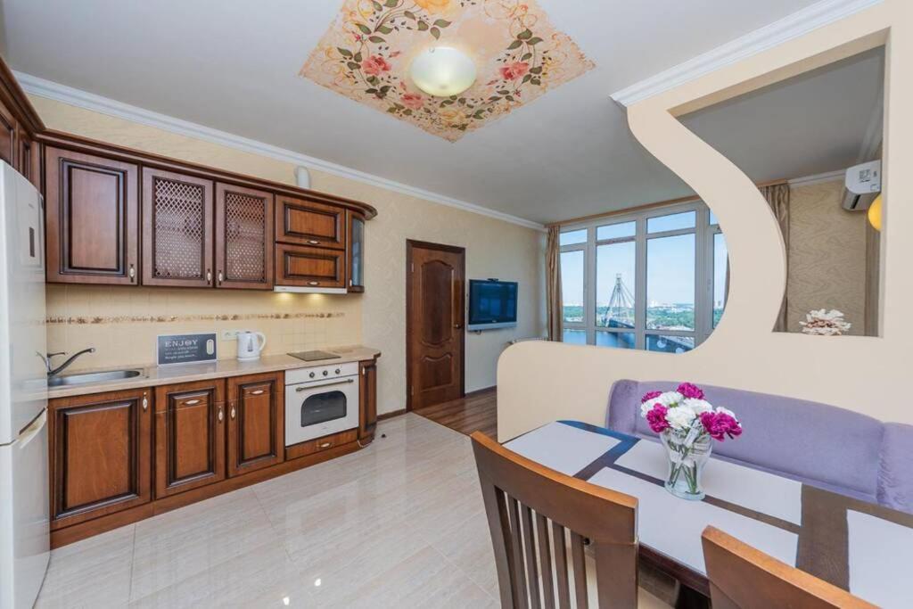 Apartments With Crazy Panoramic View Of The Dniepr Kiev Exteriör bild