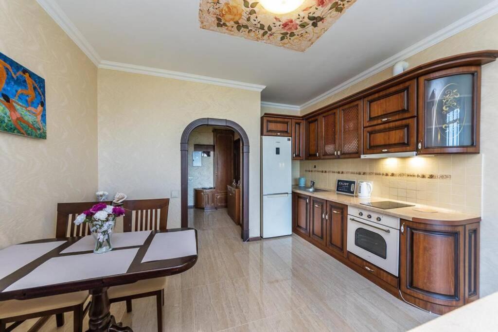 Apartments With Crazy Panoramic View Of The Dniepr Kiev Exteriör bild